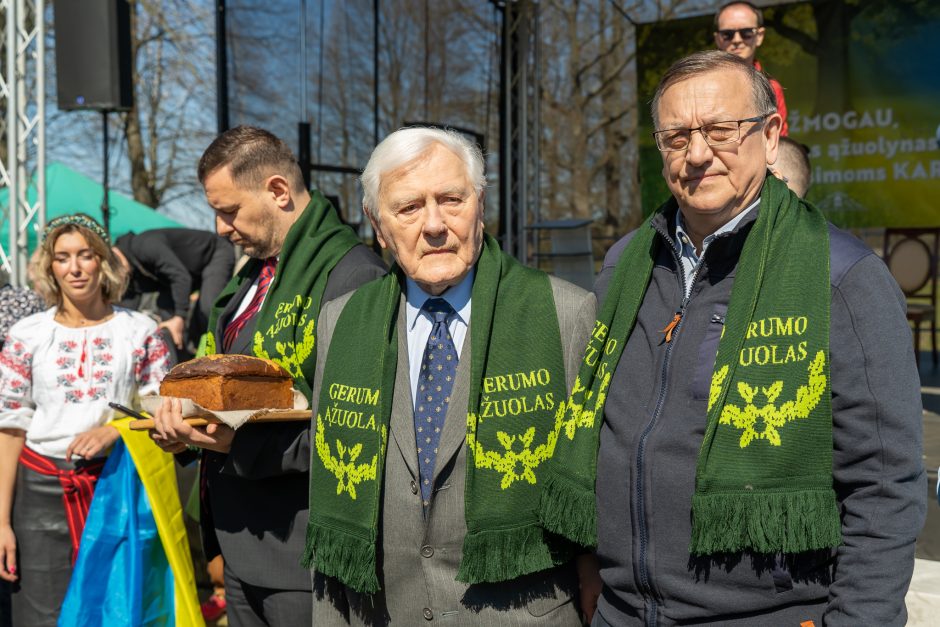 Pasodintas „Ukrainos aukų atminties ąžuolynas“