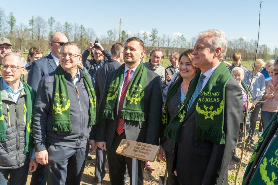 Pasodintas „Ukrainos aukų atminties ąžuolynas“