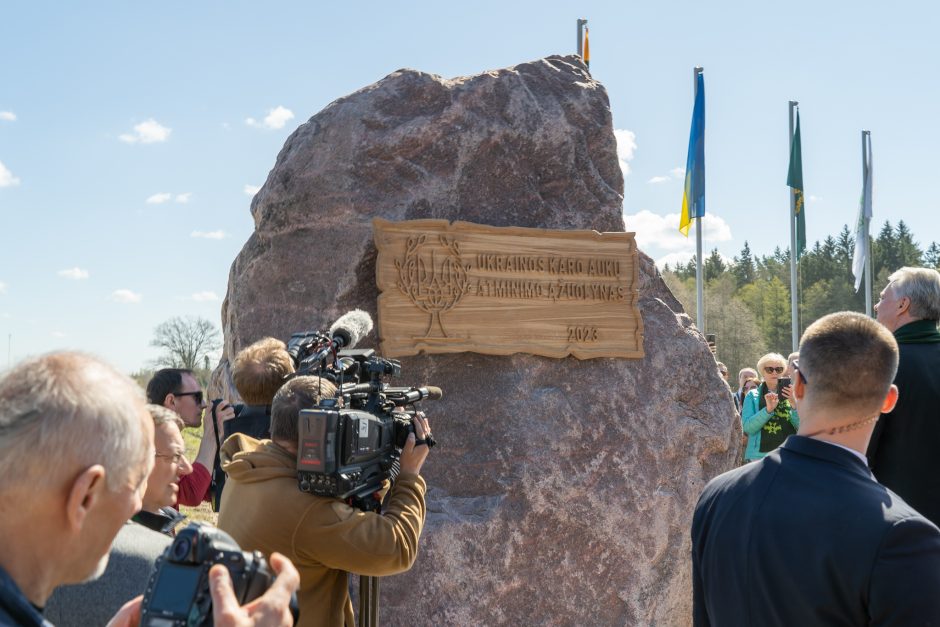 Pasodintas „Ukrainos aukų atminties ąžuolynas“