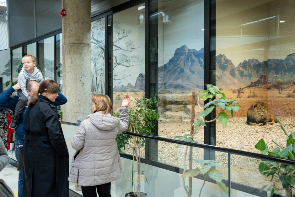 Pirmųjų Zoologijos sodo lankytojų įspūdžiai: gražu, tvarkinga, akį traukia egzotiniai gyvūnai