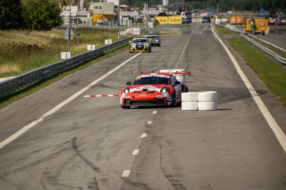 Lieka vos keli ratai iki „Aurum 1006 km lenktynių“ finišo!