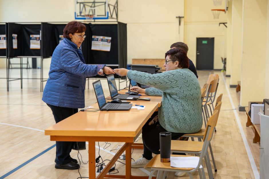 Kauniečiams renkantis prie balsadėžių vienam rinkėjui prireikė medikų