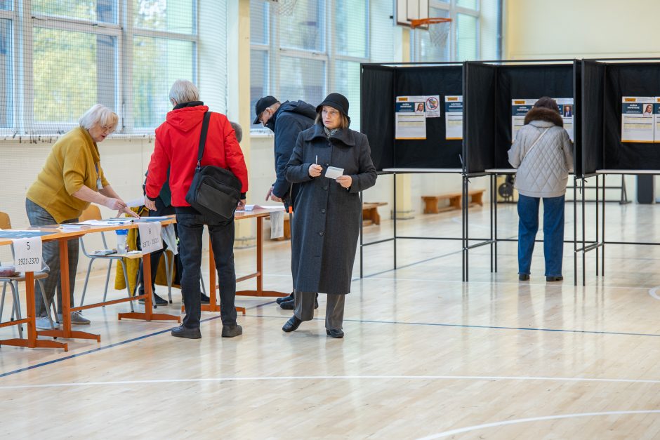 Kauniečiams renkantis prie balsadėžių vienam rinkėjui prireikė medikų