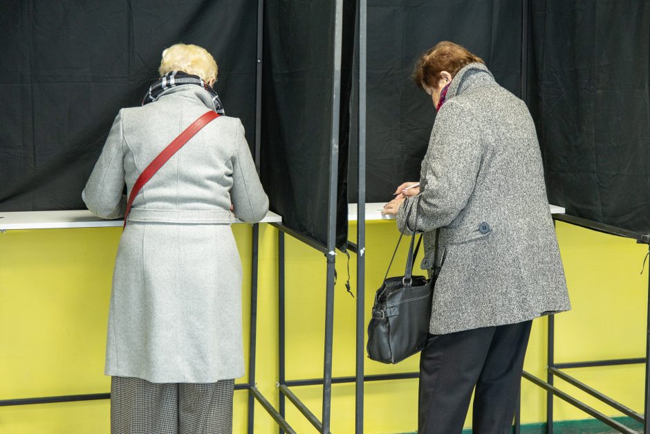 Kauniečiams renkantis prie balsadėžių vienam rinkėjui prireikė medikų