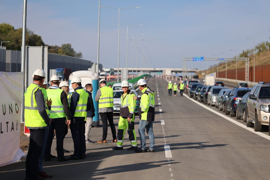 Kaune atidaryta dalis naujojo A. Meškinio tilto per Nerį (nuotraukos)