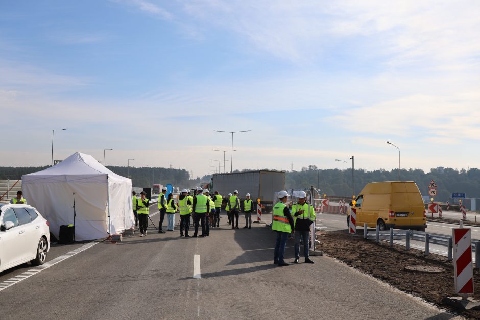 Kaune atidaryta dalis naujojo A. Meškinio tilto per Nerį (nuotraukos)