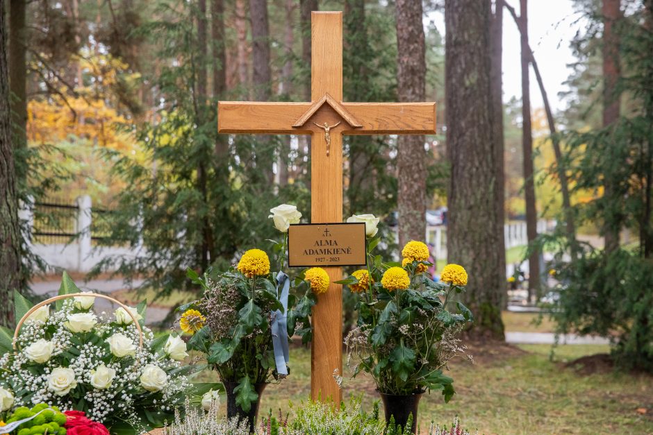 Visų šventųjų dieną kauniečiai prisiminė ne tik išėjusius artimus