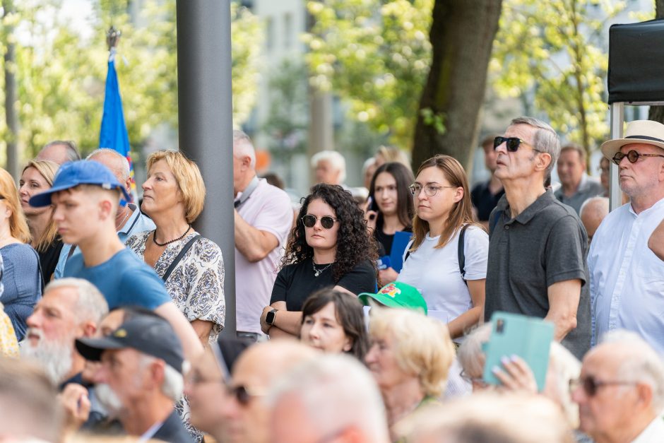 Atidengtas Aleksandro Jogailaičio paminklas