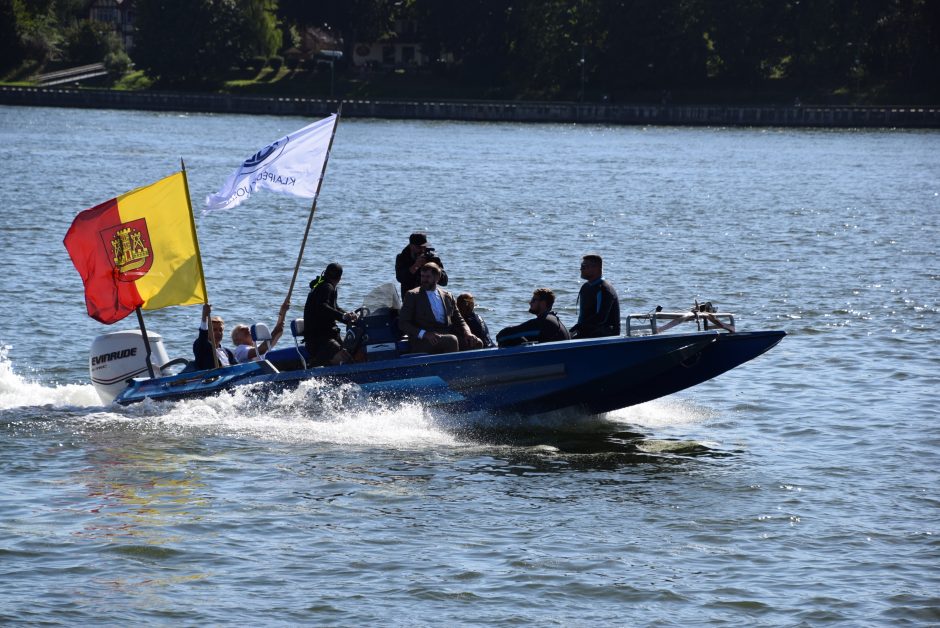 Klaipėdoje jau griaudėjo F 2 bolidų varikliai