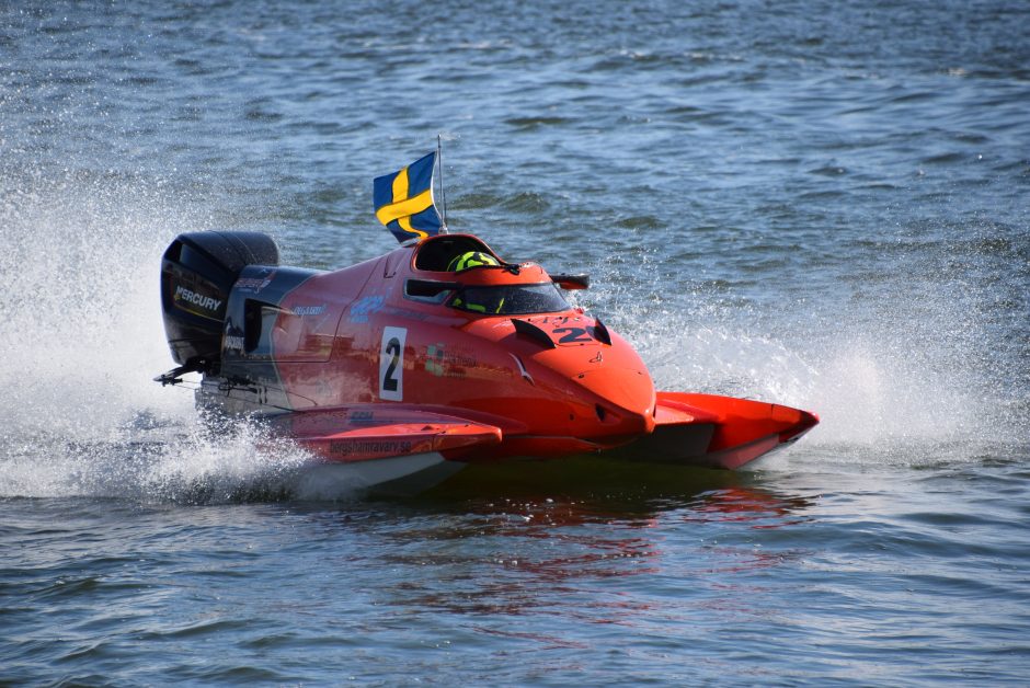 Klaipėdoje jau griaudėjo F 2 bolidų varikliai