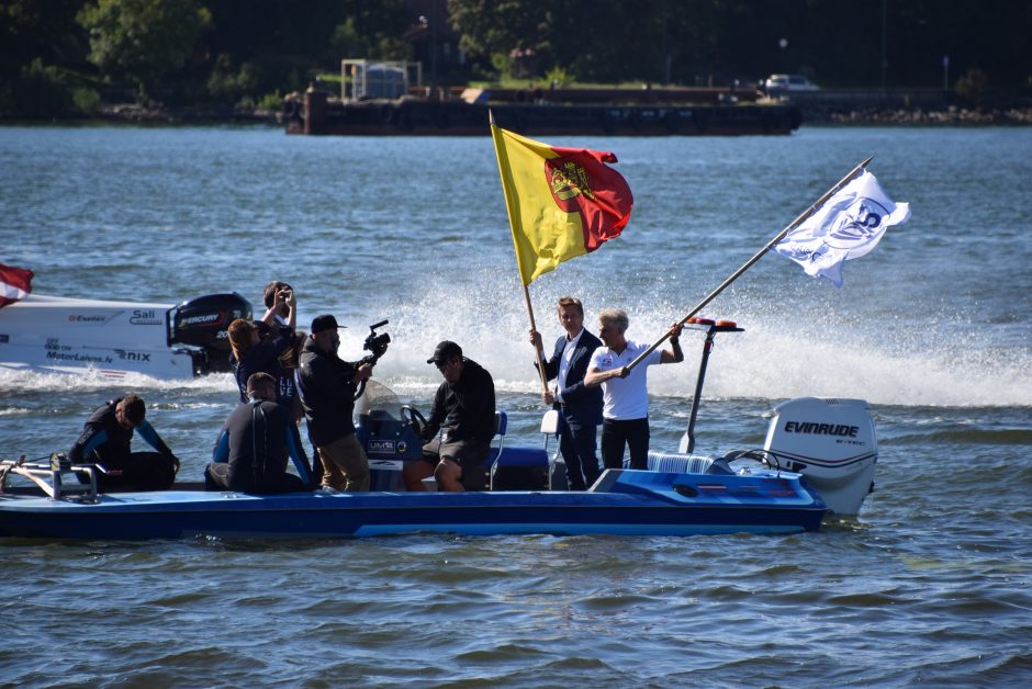 Klaipėdoje jau griaudėjo F 2 bolidų varikliai