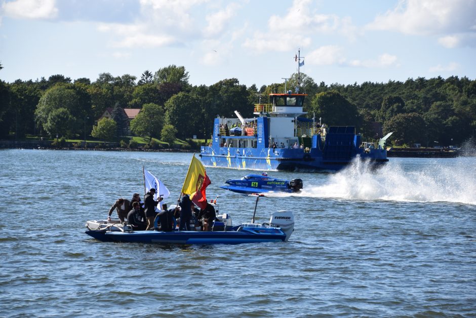 Klaipėdoje jau griaudėjo F 2 bolidų varikliai