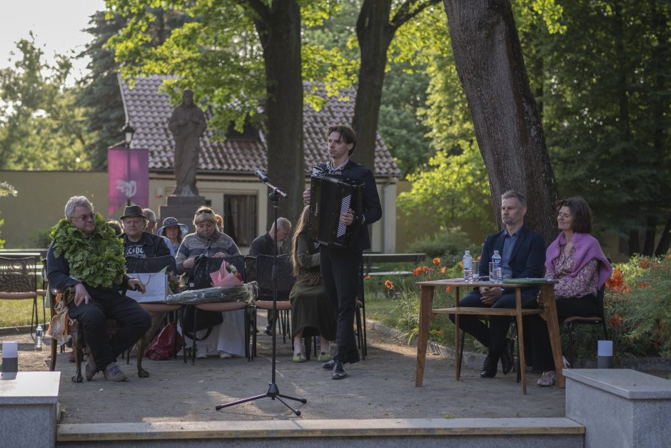 Kaune vainikuotas „Poezijos pavasario“ laureatas