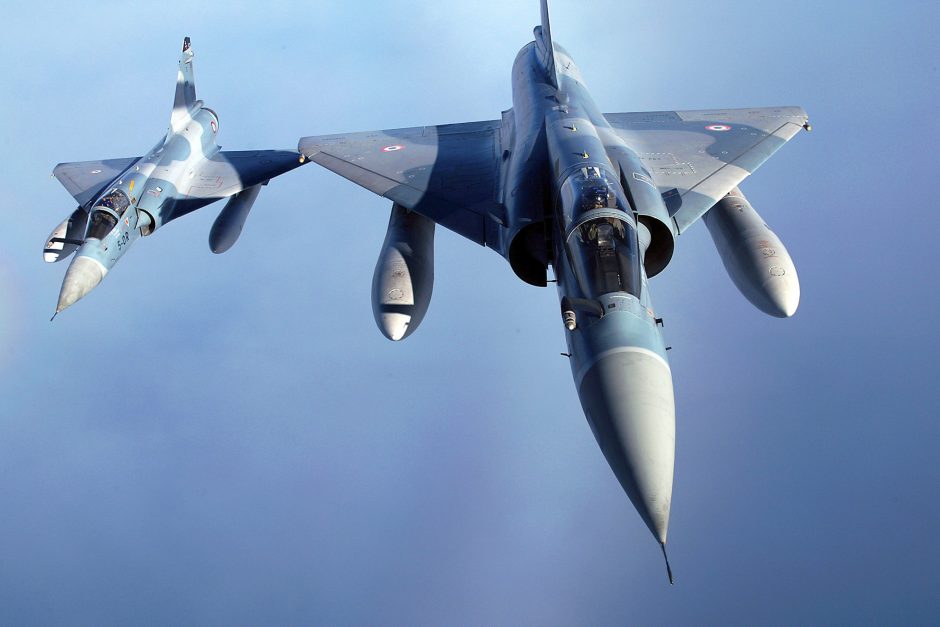 NATO naikintuvai du kartus kilo lydėti Rusijos karinių orlaivių