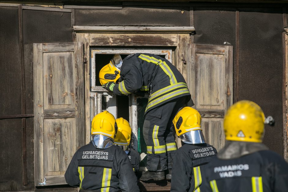 Kauno rajone – sprogimas dėl dujų nuotėkio: žmogus apdegė galvą, rankas ir kojas