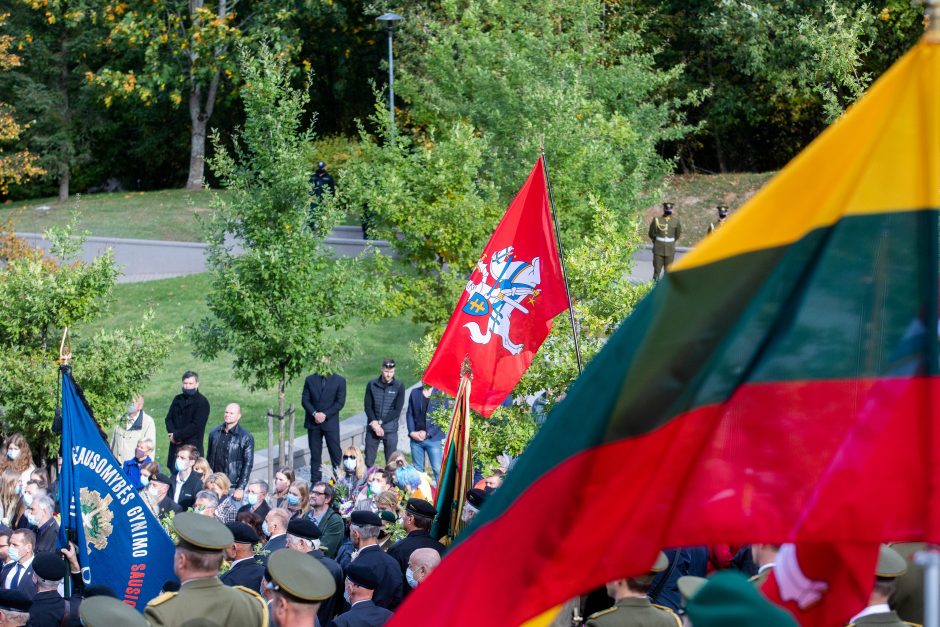 Vilniuje atidengtas paminklas A. Ramanauskui-Vanagui