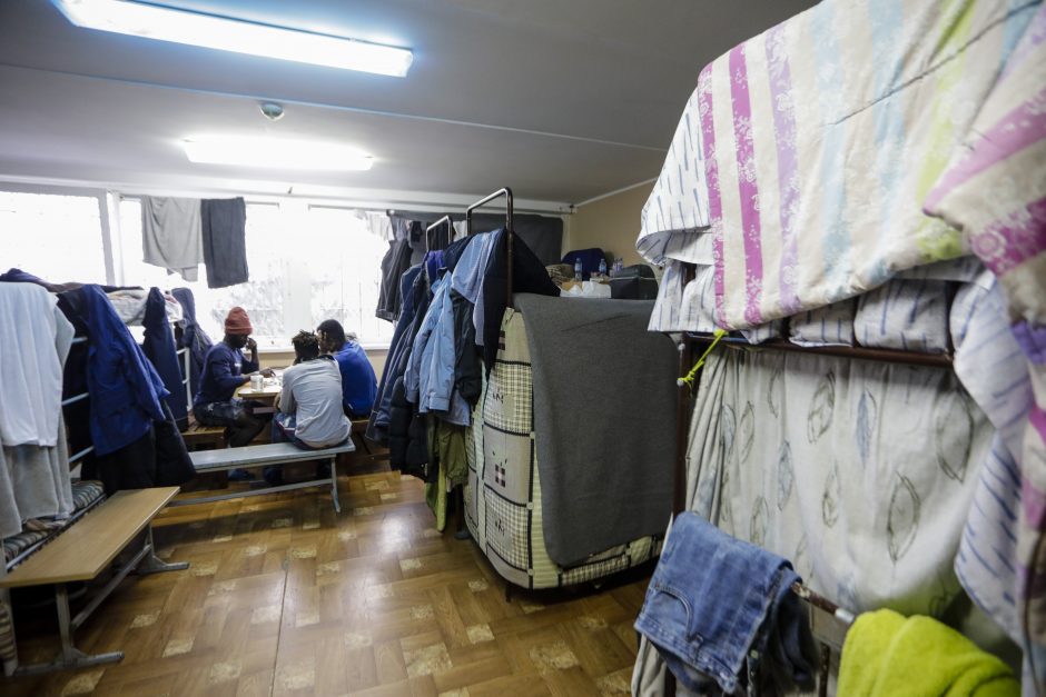 Migrantai Kybartų užsieniečių registracijos centre