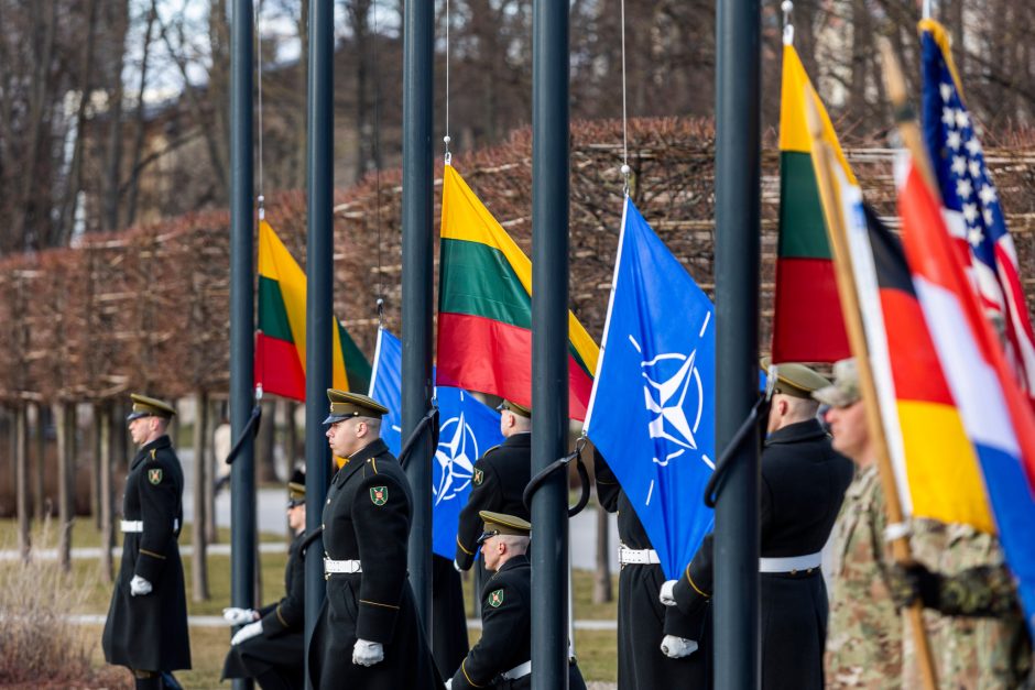 Lietuva mini įstojimo į NATO 19-ąsias metines: vyks minėjimas, atidaroma paroda