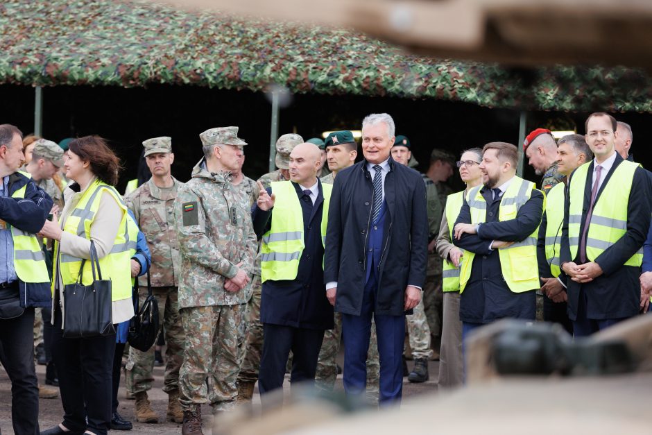 JAV kariai ir karinė technika atvyko į Lietuvą