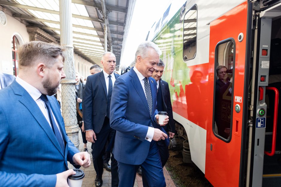 Prezidentas lankosi Vilniaus geležinkelio stotyje