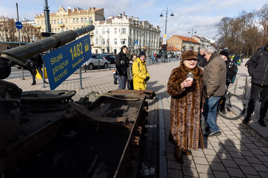 G. Nausėda apie provokacijas prie rusų tanko: jo reikėjo, kad pamatytume „vatinukus“