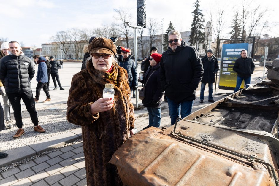 G. Nausėda apie provokacijas prie rusų tanko: jo reikėjo, kad pamatytume „vatinukus“