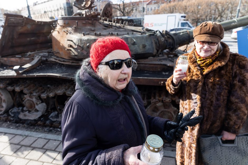 G. Nausėda apie provokacijas prie rusų tanko: jo reikėjo, kad pamatytume „vatinukus“