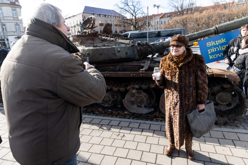 G. Nausėda apie provokacijas prie rusų tanko: jo reikėjo, kad pamatytume „vatinukus“