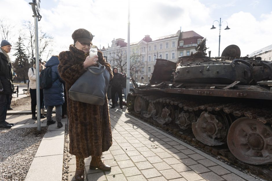 G. Nausėda apie provokacijas prie rusų tanko: jo reikėjo, kad pamatytume „vatinukus“