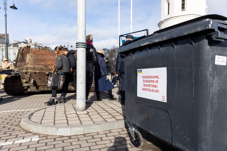 G. Nausėda apie provokacijas prie rusų tanko: jo reikėjo, kad pamatytume „vatinukus“