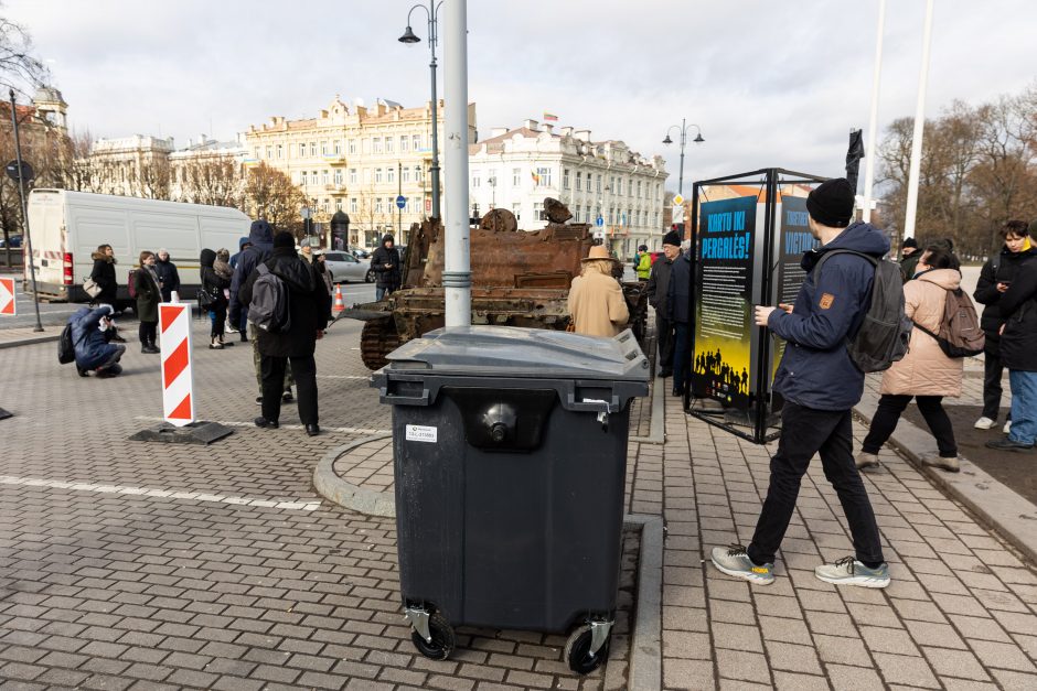 G. Nausėda apie provokacijas prie rusų tanko: jo reikėjo, kad pamatytume „vatinukus“