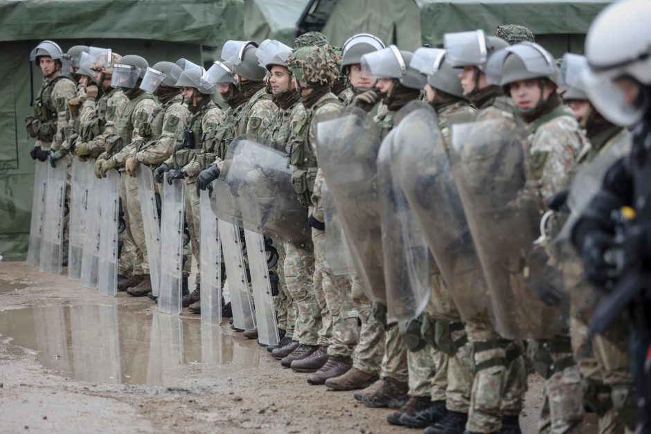 V. Rupšys: Baltarusijos pasienyje nuolat pasieniečiams padeda 1-2 tūkst. karių