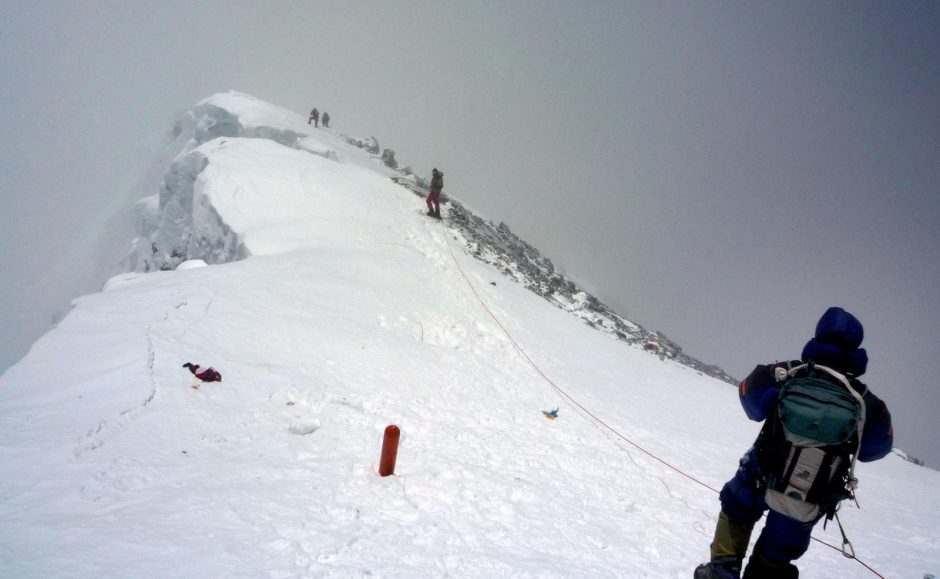 Šį kopimo į Everestą sezoną mirė ar žuvo jau 7 alpinistai
