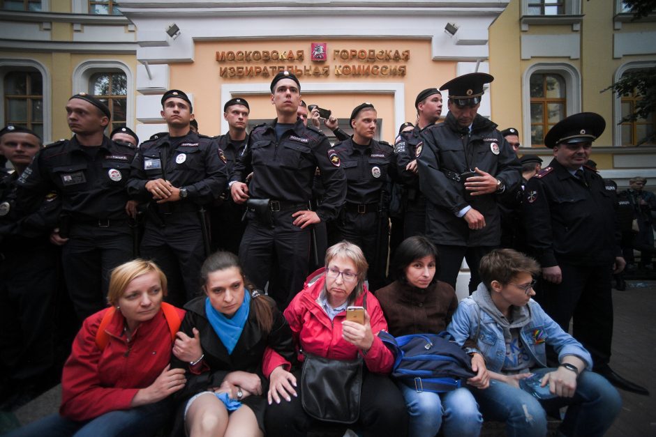 Rusijoje – protestai: žmonės skandavo „Mes čia valdžia!“ ir „Putinas – vagis!“