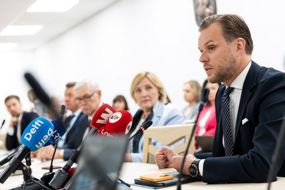 Opozicija inicijuoja interpeliaciją G. Landsbergiui: įtariame, kad yra slepiama informacija