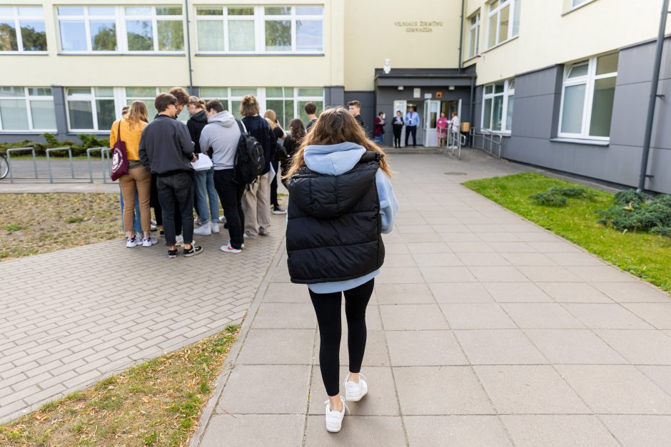 Lietuvių kalbos ir literatūros egzaminu prasidėjo brandos egzaminų sesija