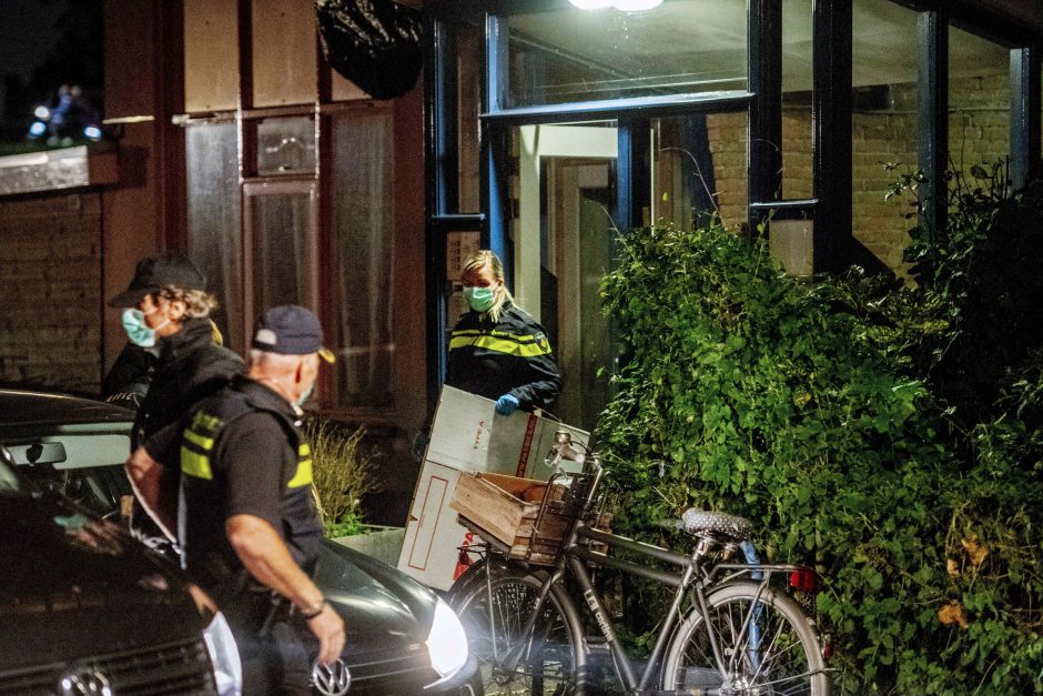 Olandijoje užkirstas kelias didžiulei teroro atakai su mirtininkų liemenėmis