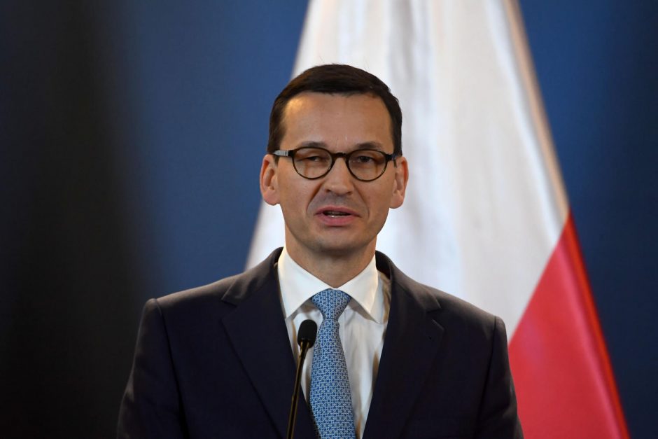 Lenkija planuoja referendume klausti, ar rinkėjai pritaria tūkstančių migrantų priėmimui