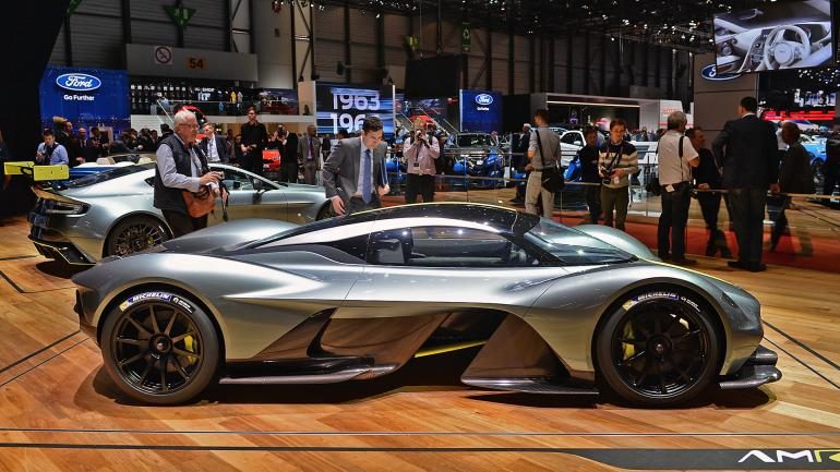 „Aston Martin“ ir „Formulės 1“ komanda sukūrė superautomobilį