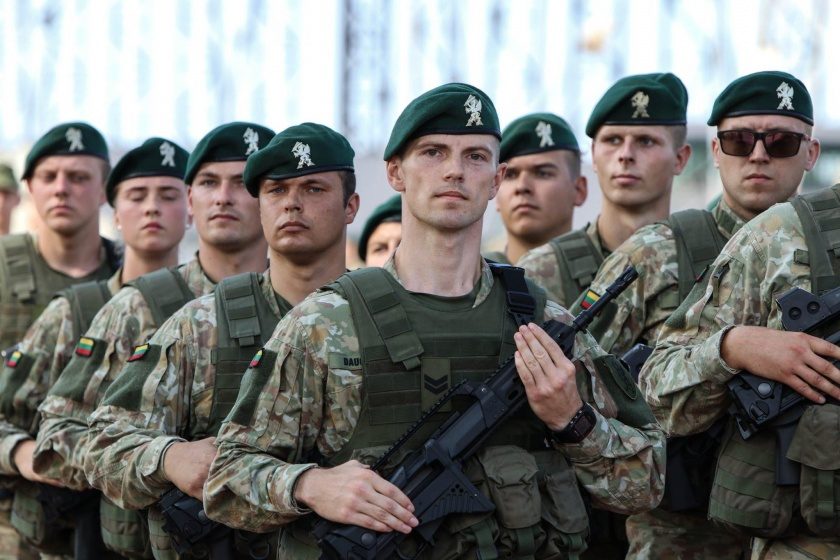 Konservatoriai ragina plačiau taikyti karo tarnybos alternatyvas užsienio lietuviams