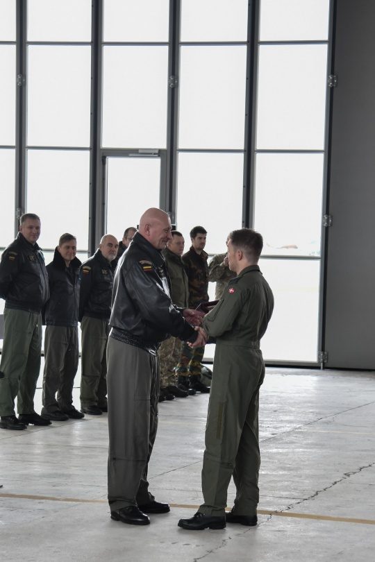 Išlydėti Danijos kariai: baigė NATO oro policijos misiją Baltijos šalyse
