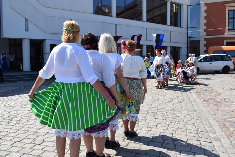 „Baltų kultūros banga“ vilnijo Klaipėdos širdyje