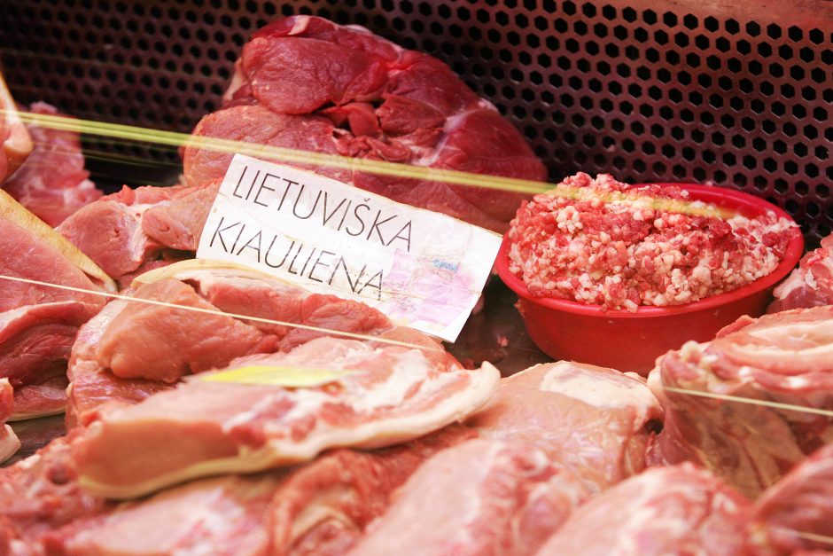 Rusija nuo kitos savaitės nebeįsileis lietuviškų mėsos produktų su kiauliena