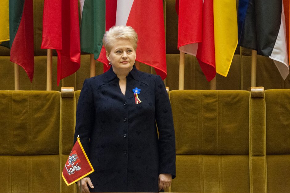 Prezidentė Latvijoje pagerbs griūties „Maximoje“ aukas