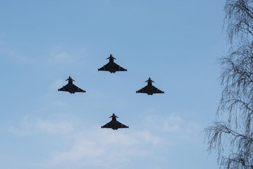 NATO oro policijos misiją perima Ispanija ir Čekija: patruliuos su 13 naikintuvų