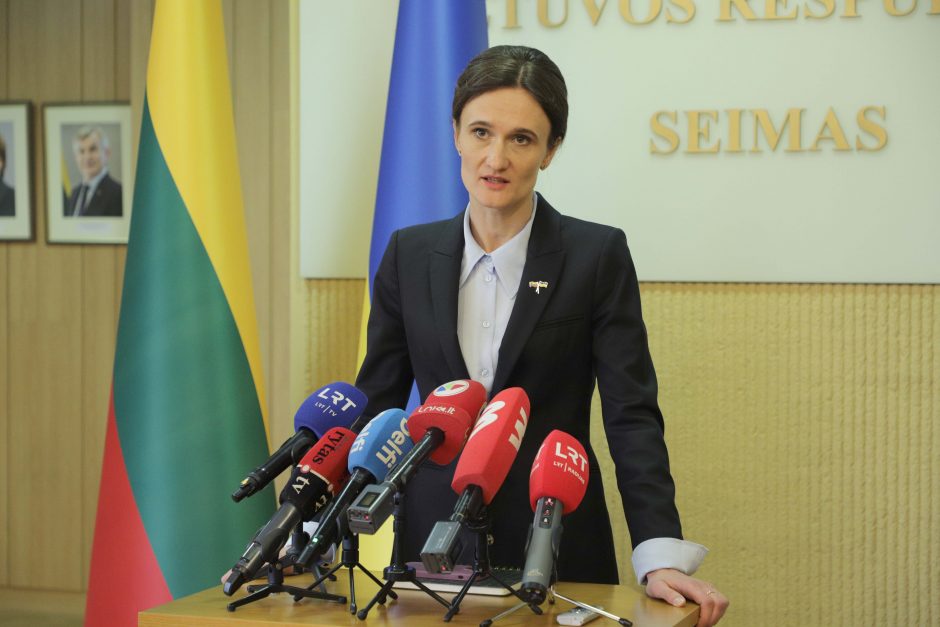 Seimo politikai sako pradėję dialogą, kitą savaitę opozicija gali grįžti į salę