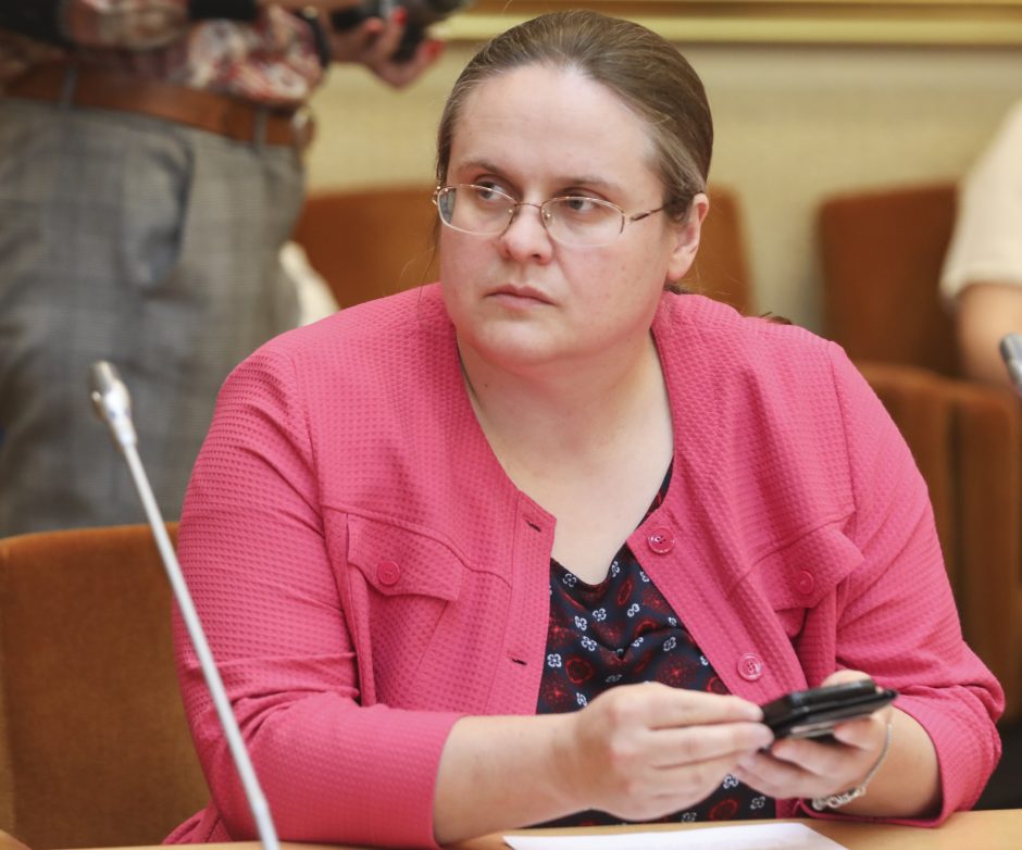 A. Širinskienė įtaria dokumento klastojimą, kreipėsi į Seimo kanclerę