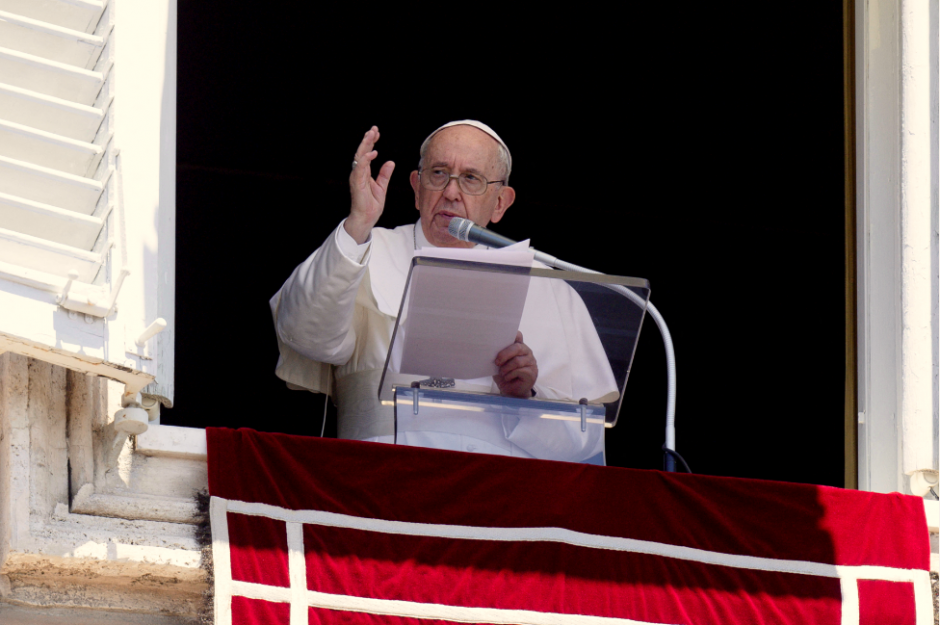 Popiežius ragino nepriprasti prie karo: melskimės ir kovokime už taiką