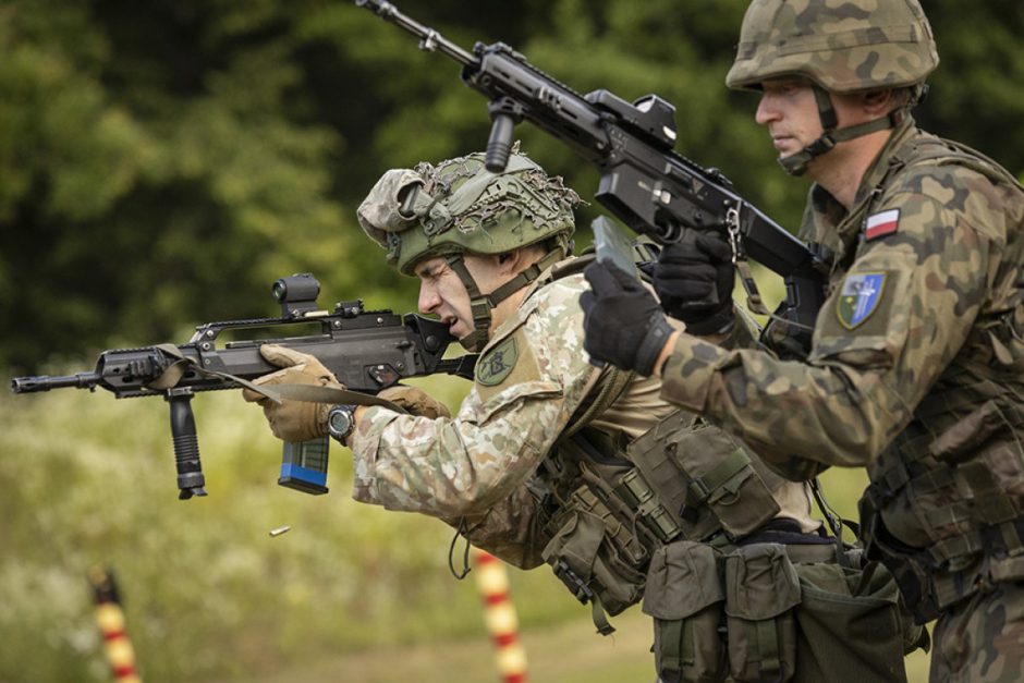 Lietuvos ir Lenkijos kariai dalyvauja bendrose pratybose Alytuje
