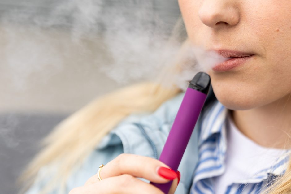 Tabako vartojimas išlieka stabilus, o elektroninių cigarečių auga – ypač tarp jaunimo